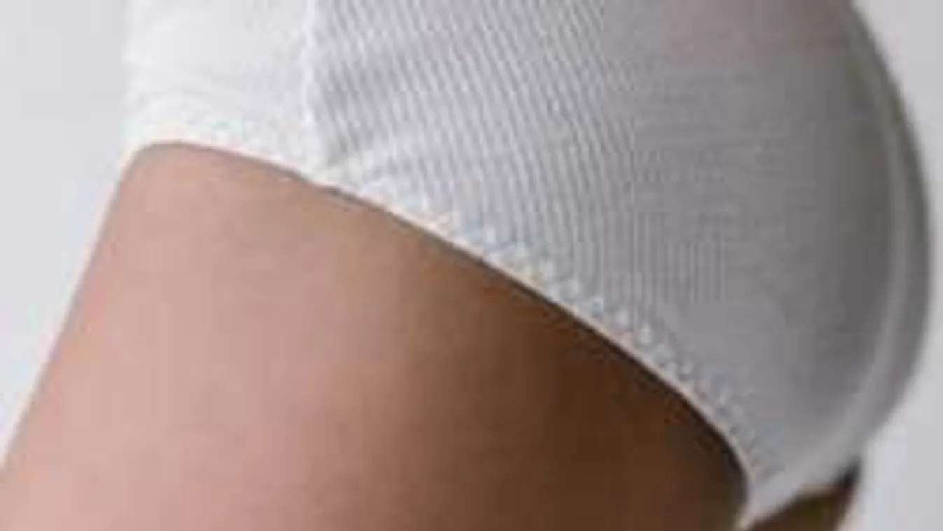 Elképesztő: 15 éves lánya vagináját plasztikáztatta egy anya