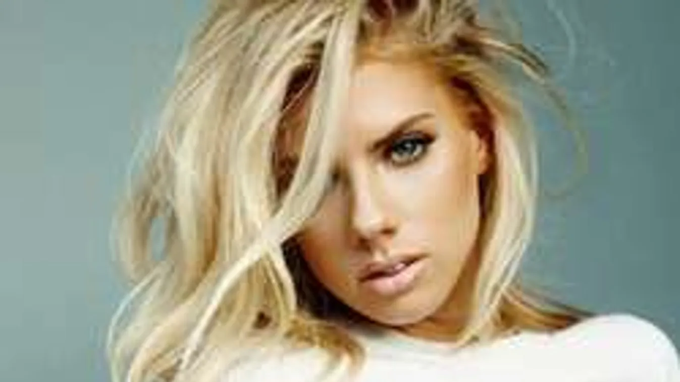 Villantással zárta a bevásárlását a gigamellű modell