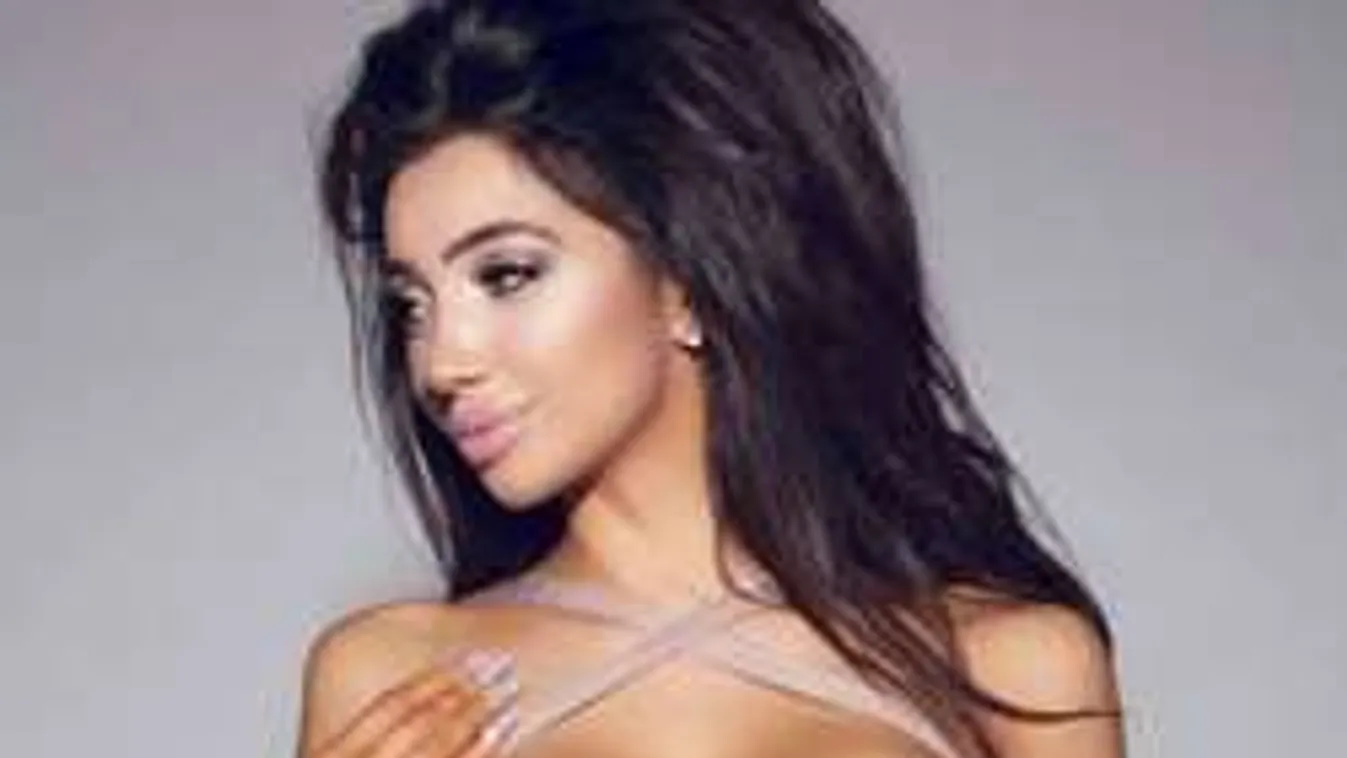 Ezzel a két kebelcsodával akar szexelni a dögös énekesnő