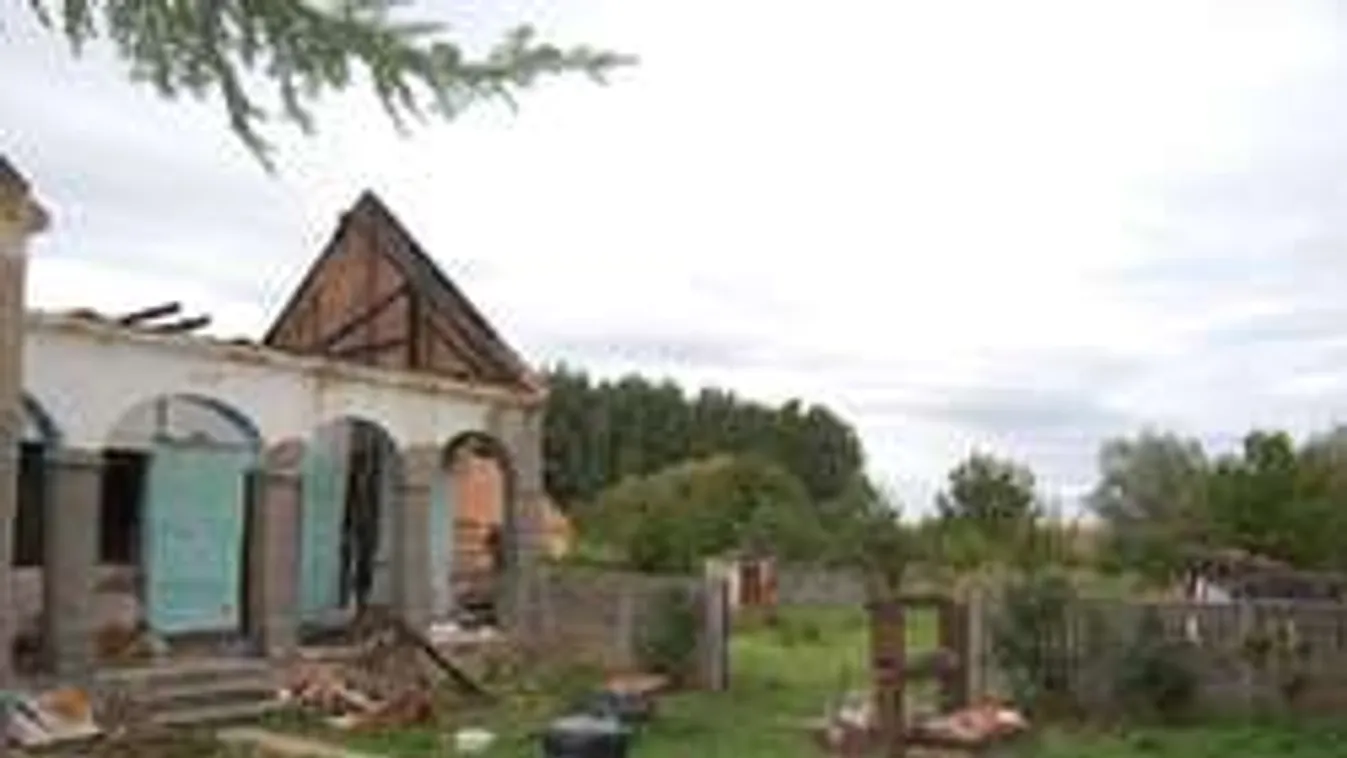 Felfoghatatlan: rokonaira gyújtotta a házat, és nézte, ahogy leég