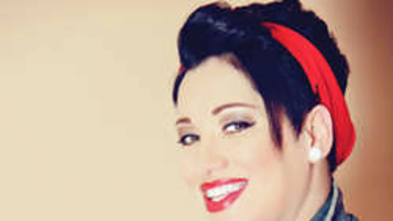 A négy fal között, fekvésre ítélve várja gyermekeit a magyar énekesnő!