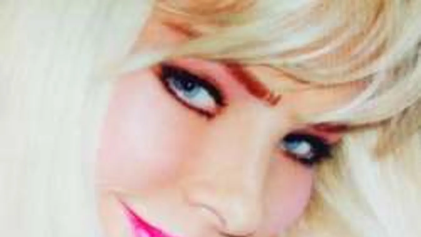 Meztelenkedős dokumentumfilmet készítenek Cicciolina életéről!