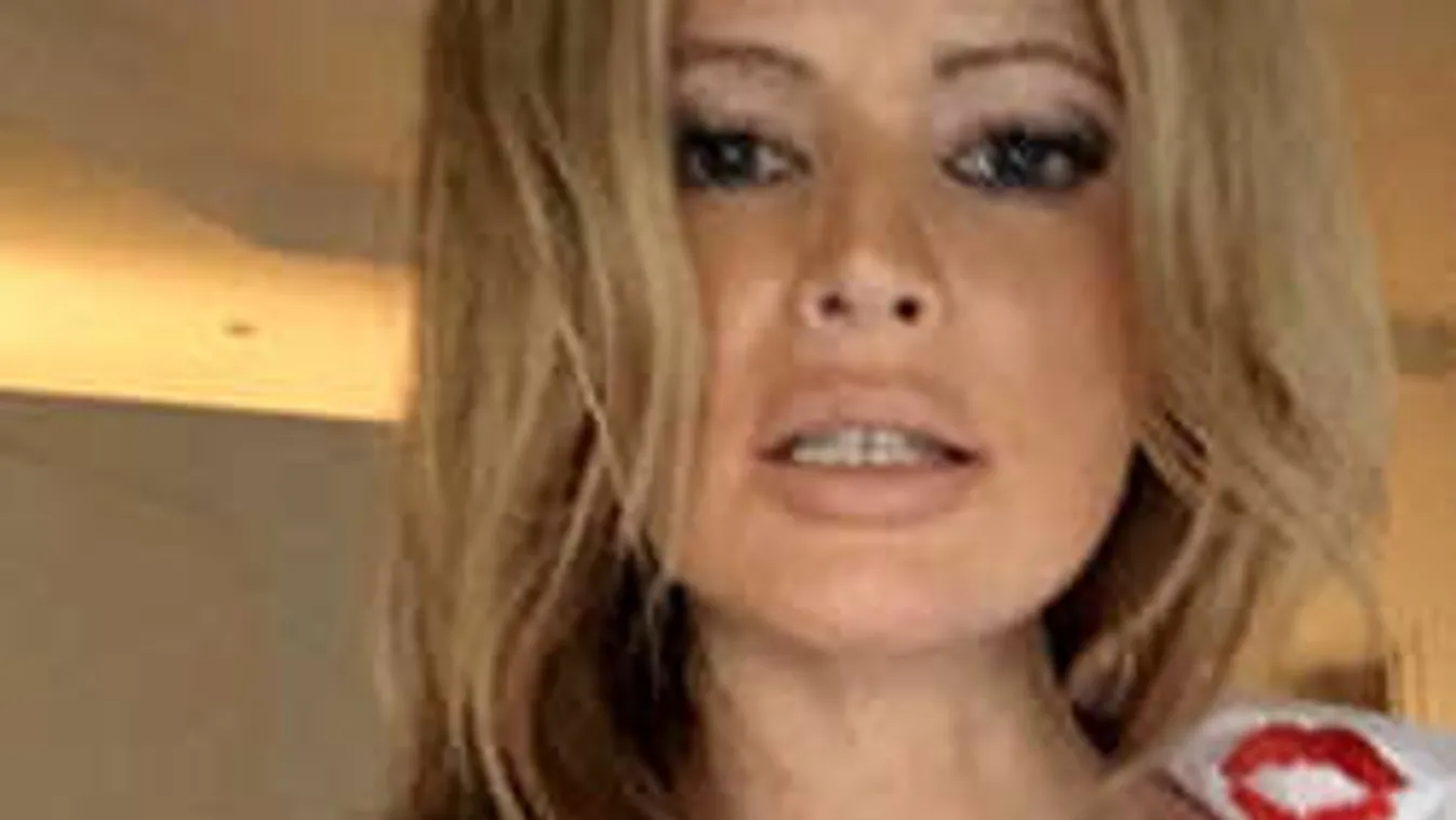 Kiszivárogtatták a dögös műsorvezető eltitkolt aktfotóit!