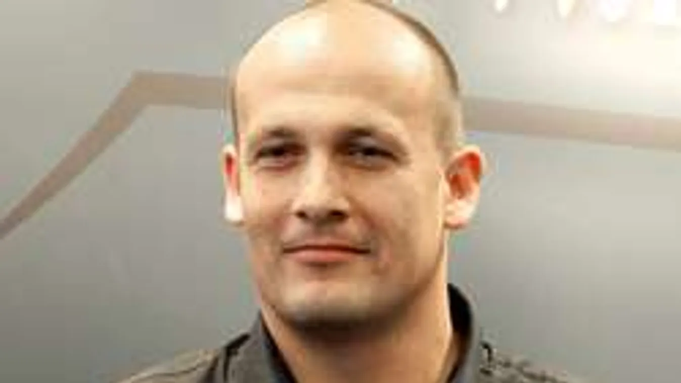 Óriási balhé, mentőt hívtak a legendás magyar focikapushoz - Fotó