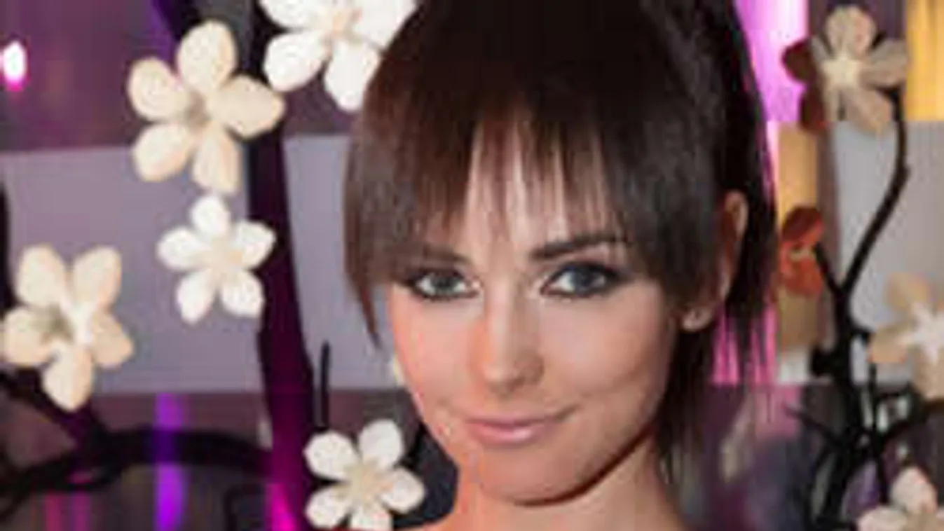 Jó híreket kapott születendő kisbabájáról a magyar sztár!