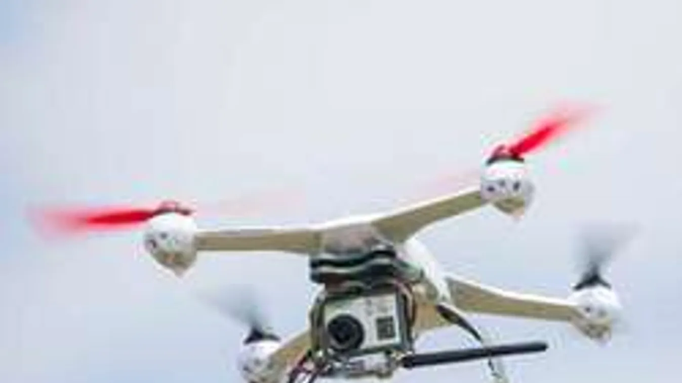 Bombahír: légitámadás miatt szakadt félbe a focimeccs