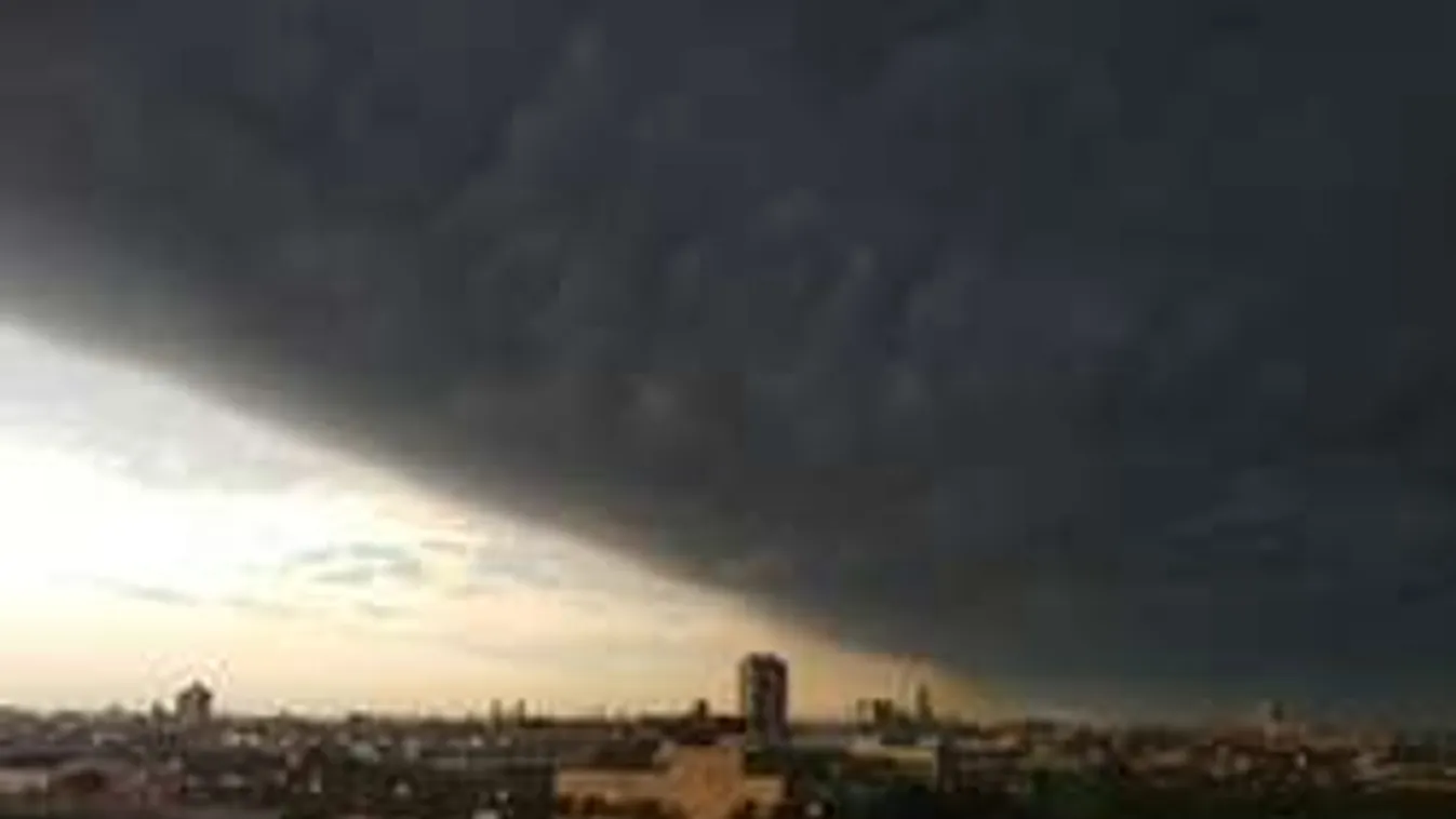 Sokkoló fekete felhőtömeg okozott éjszakai sötétséget kora reggel