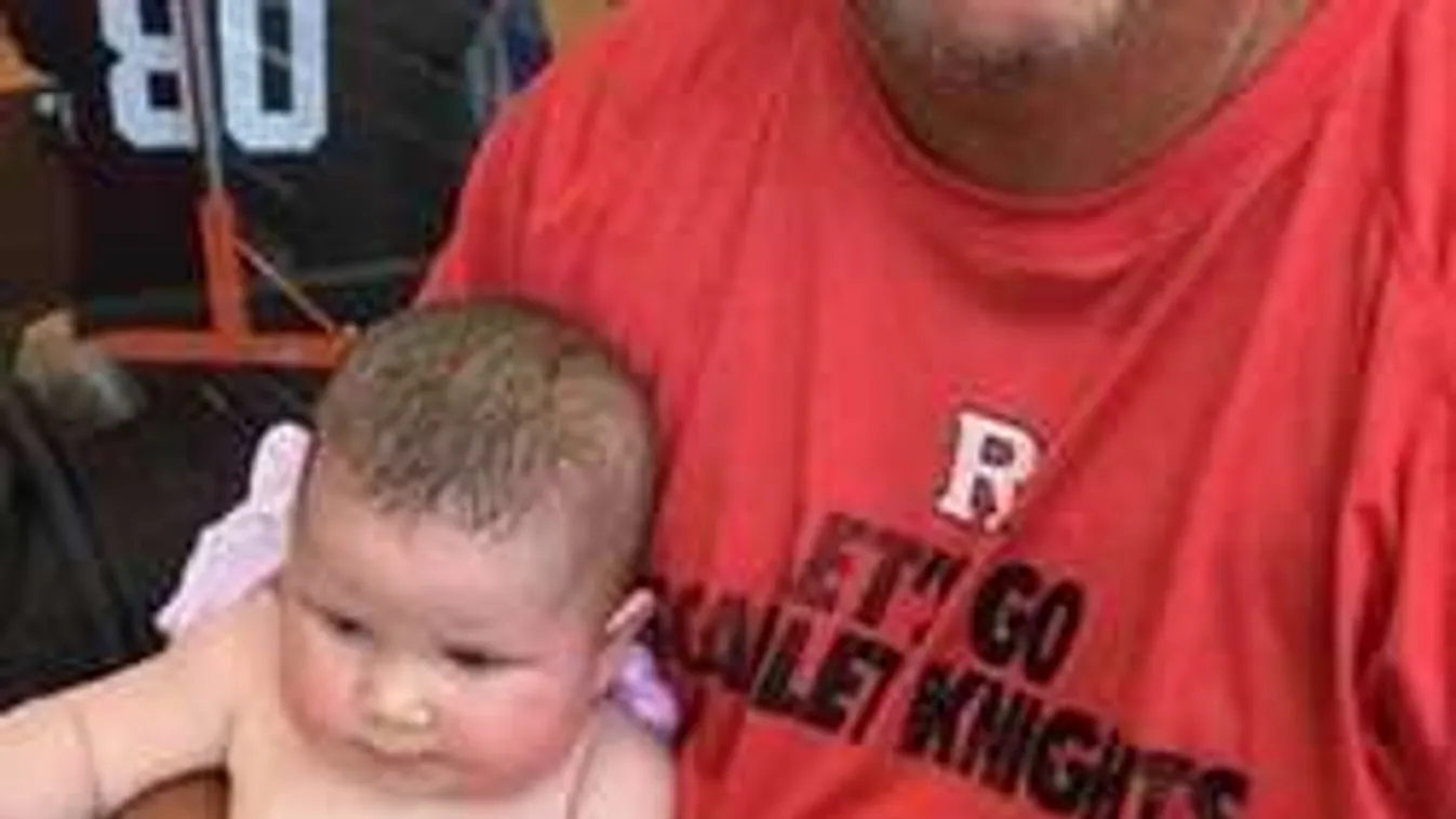 Elképesztő kínok! Forró autóban ragadt a kisbaba