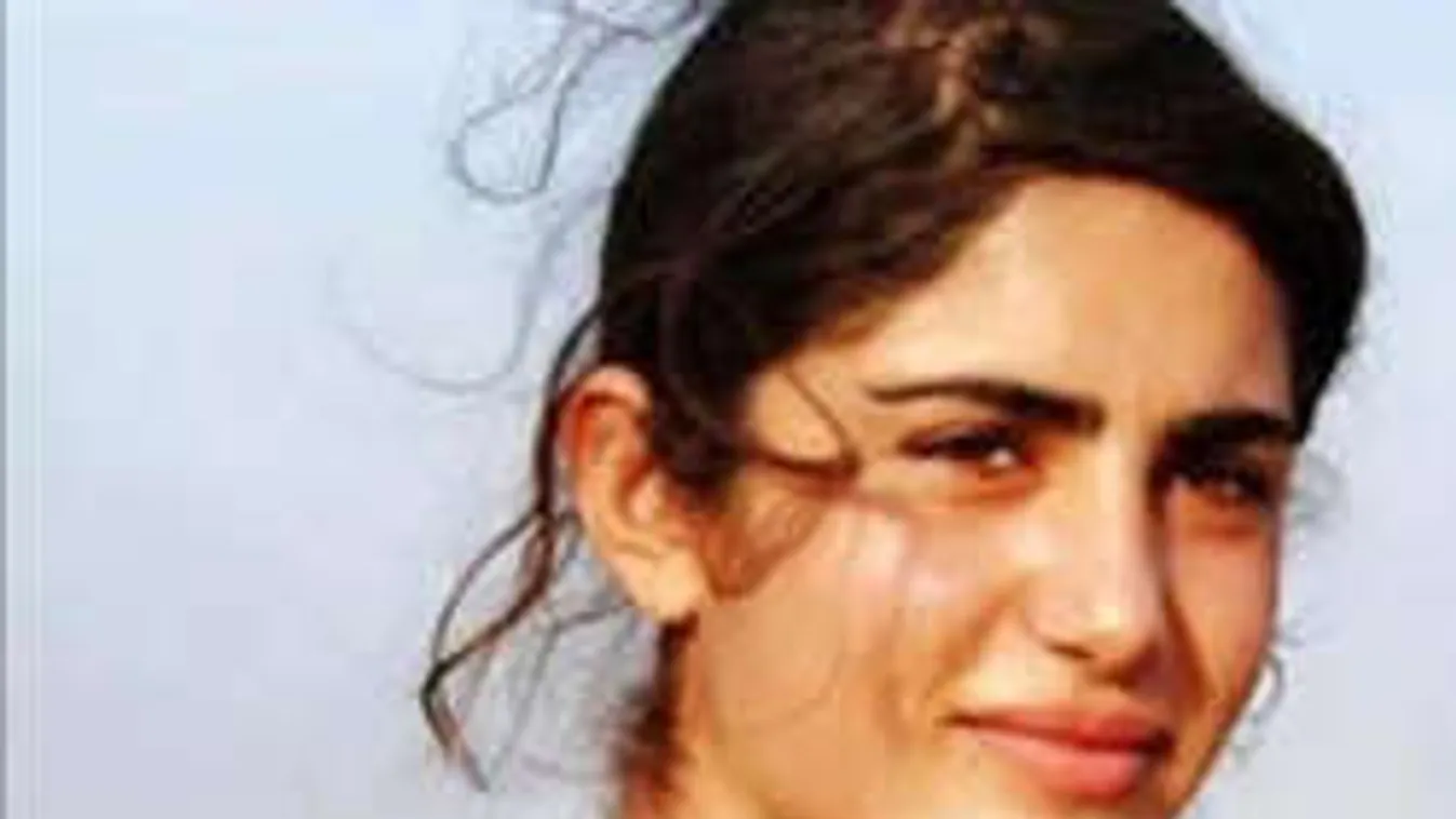 Agyonlőtte az Iszlám Állam Angelina Jolie hasonmását!