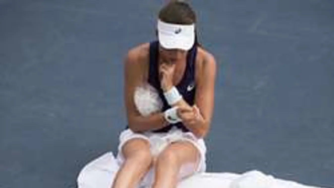 Összeesett a pályán! A magyar lány életéért aggódtak