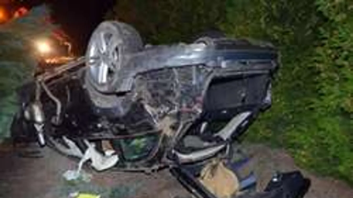 Durva képek az 51-es úton történt tragédiáról!