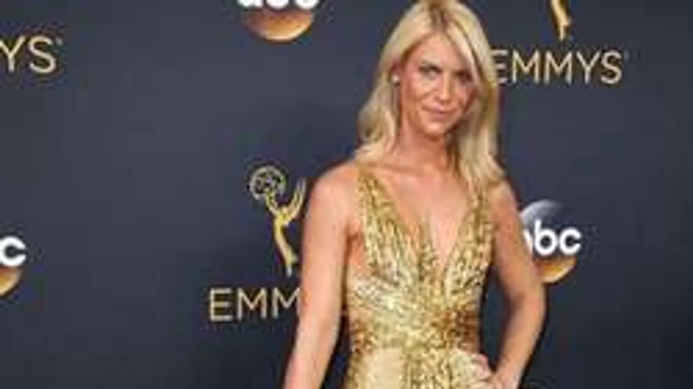 Kínos: Nagyon elrontotta a külsejét a színésznő