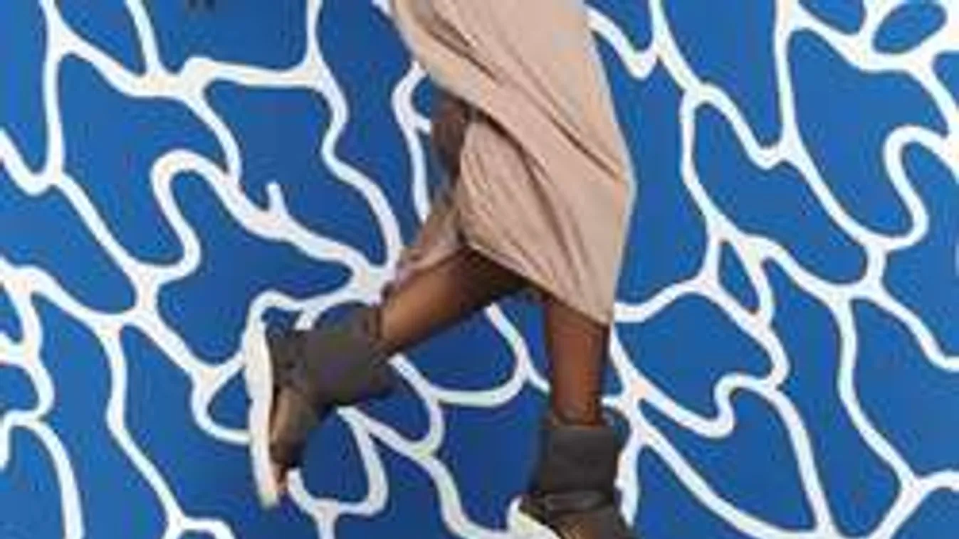 Botrányos divat: mutáns csizma csúfolja idén a női lábat!