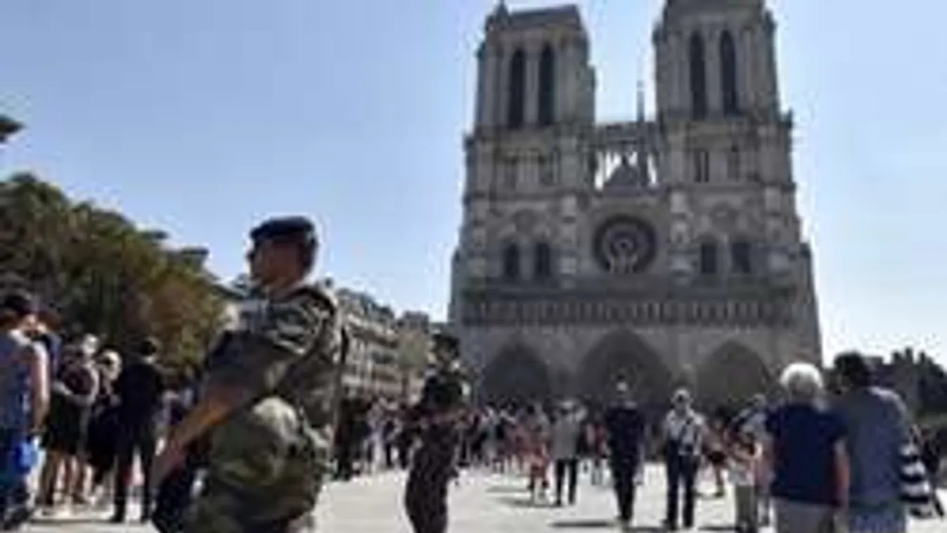 Női kommandót vetett be az ISIS Párizsban, egyiküket fejbe lőtték