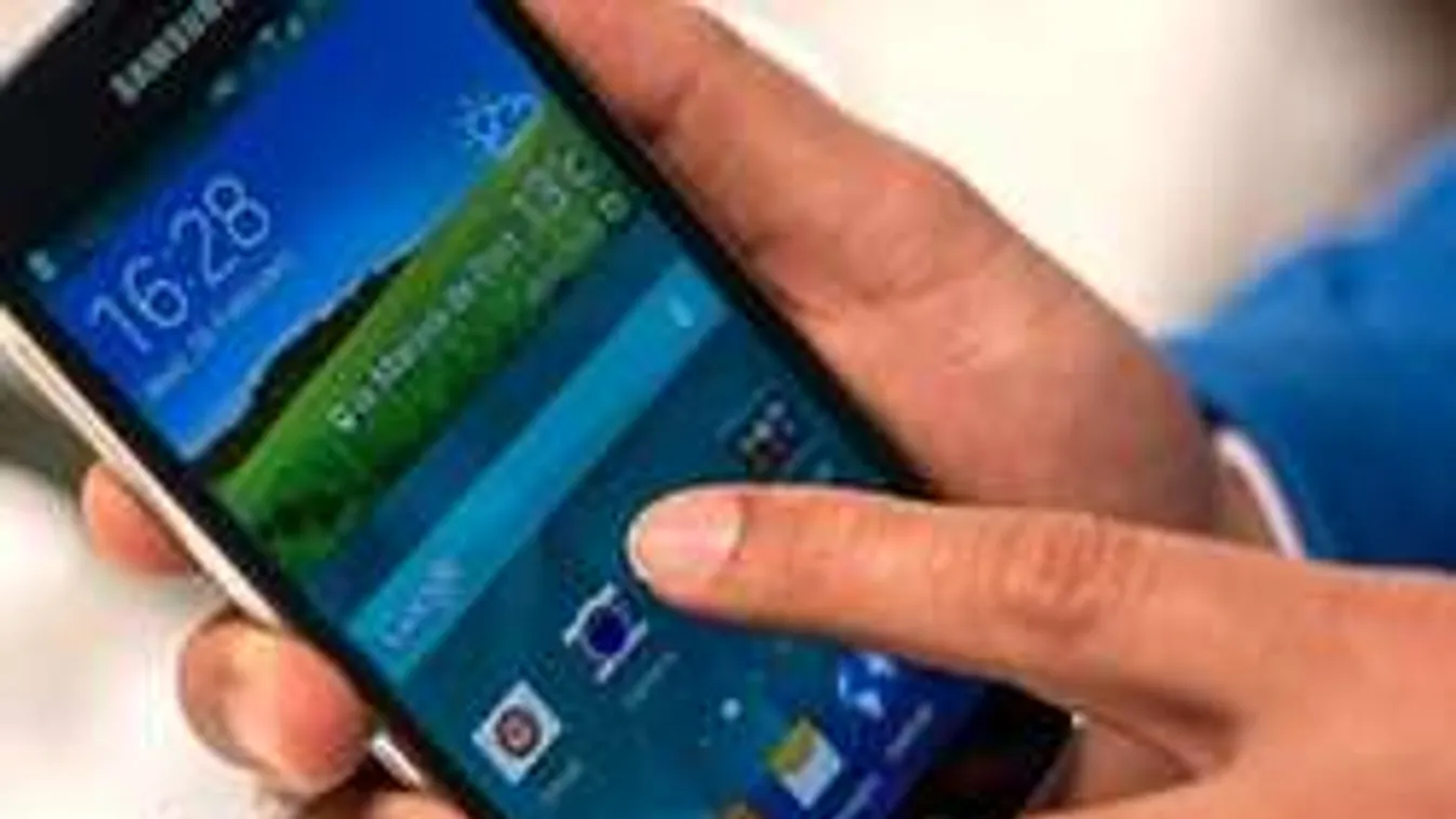 Minden telefon egyszerre fújt riadót a metrón!