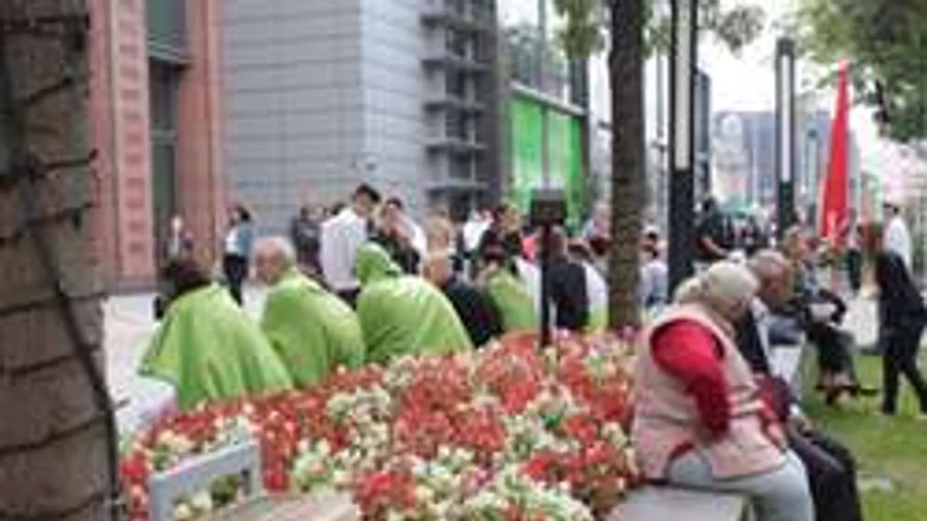 Tovább folytatódik a bombariadó a WestEndnél + Képek!