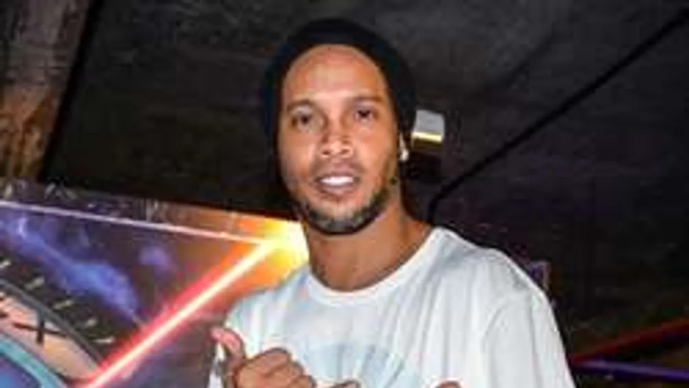 Hoppá: Ronaldinho magyar lányra vetett szemet