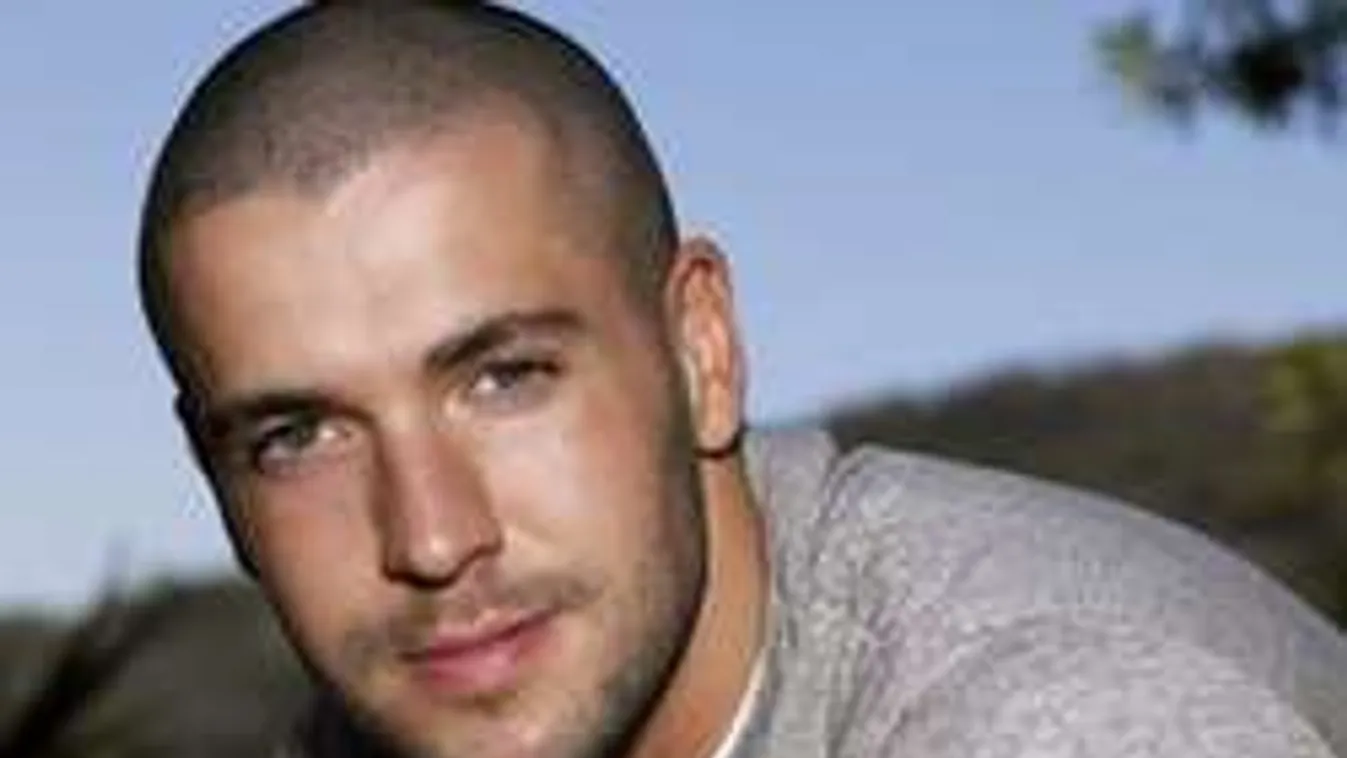 Kínos: Kiszivárgott a népszerű tévésztár házi szexvideója!