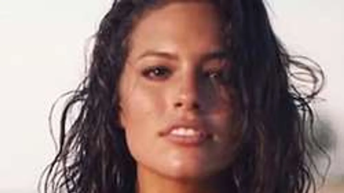 Keményen bevágott a bugyi a hatalmas mellű ducimodellnek!