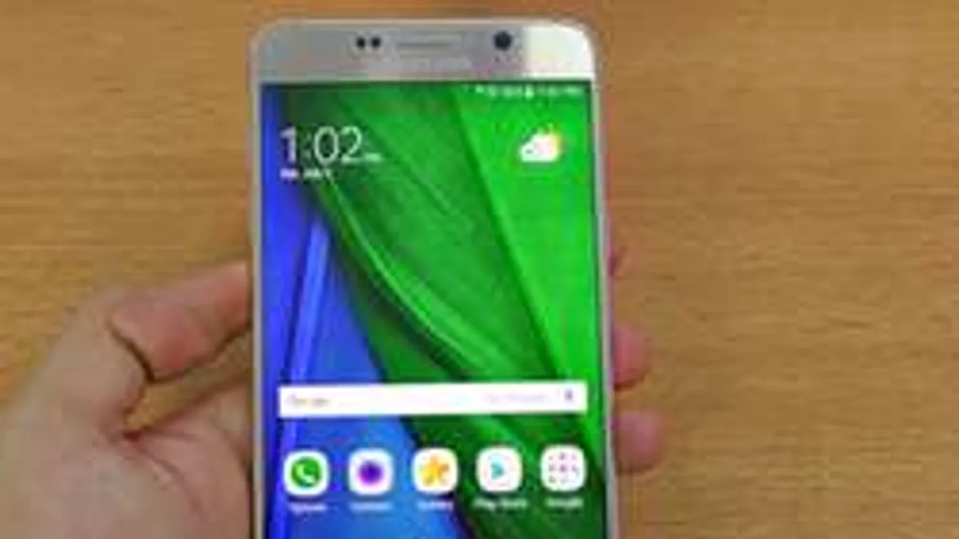 Életveszélyes ez a mobil: repülőgépen gyulladt ki a telefon!