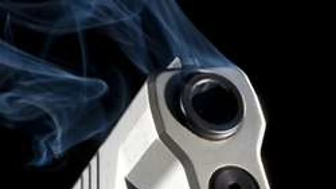 Gyorshír: Lövöldözés Győrnél, rendőrt ért a golyó