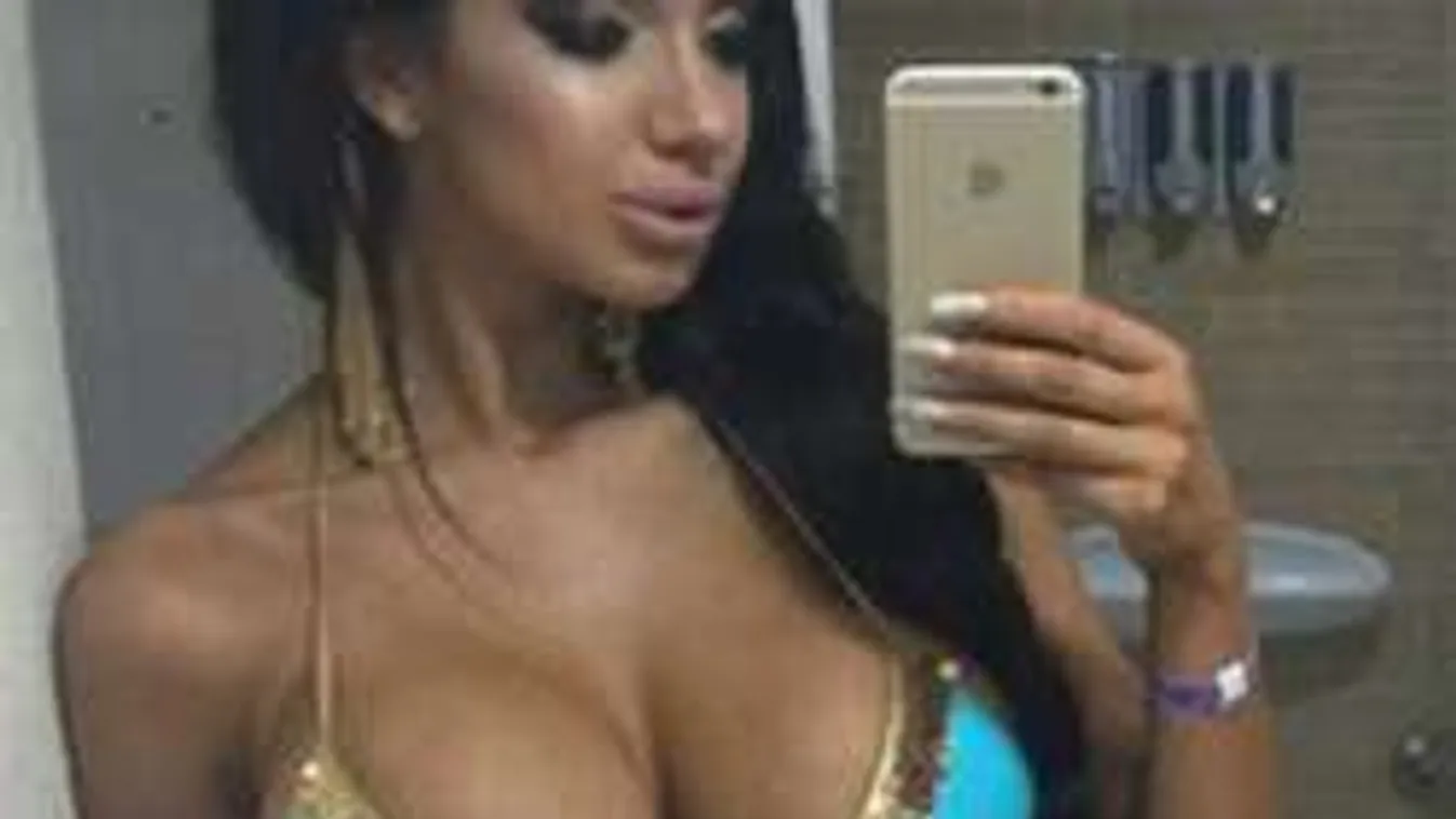 Elképesztően szexi ebben a halloweenkosztümben a valóságshow-sztár!