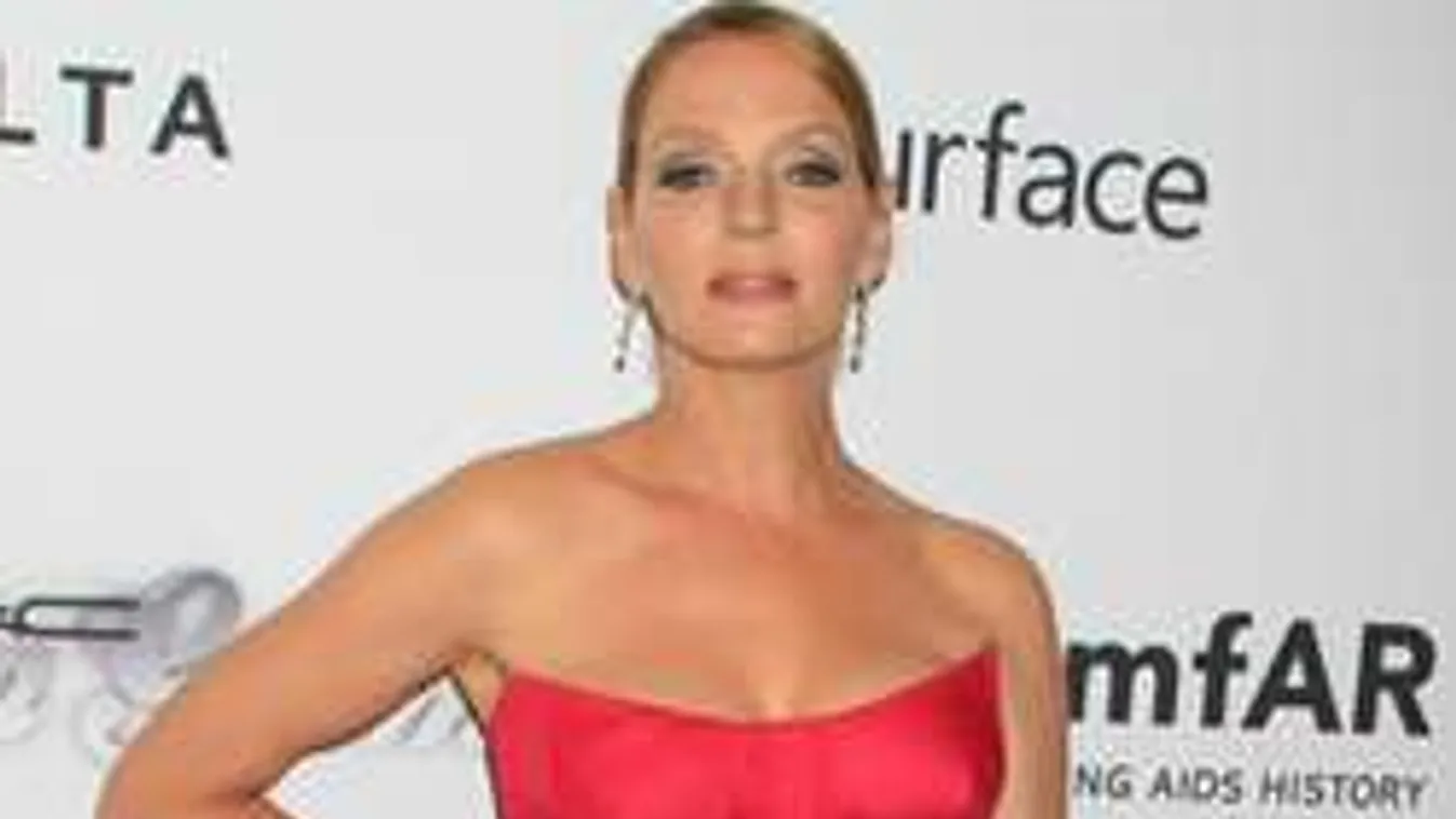 Közel az ötvenhez mutatta meg bikiniben magát a sztáranyuka