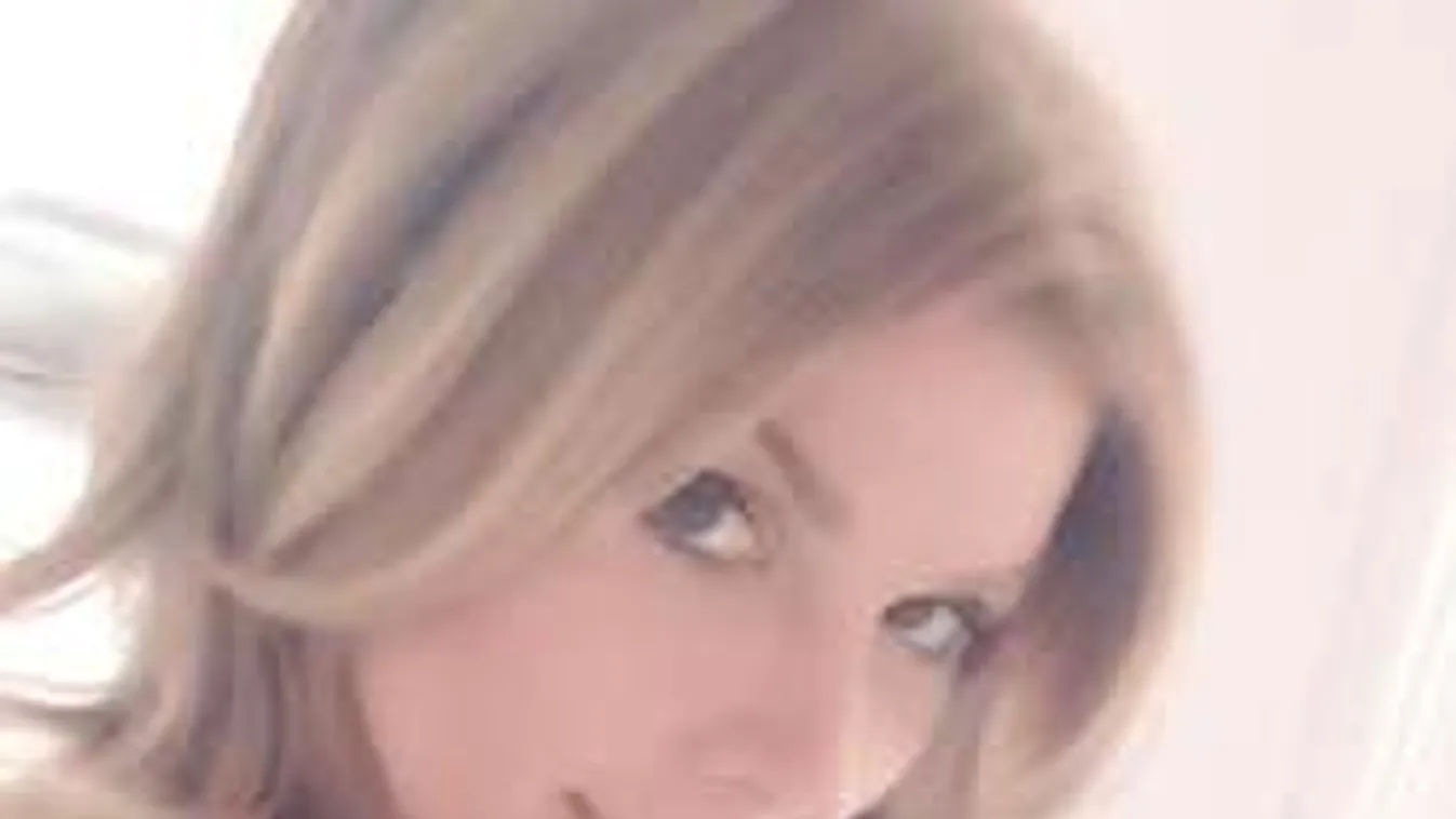 Kibuggyanó melleivel hergeli a magyarokat a szexi sztáranyuka