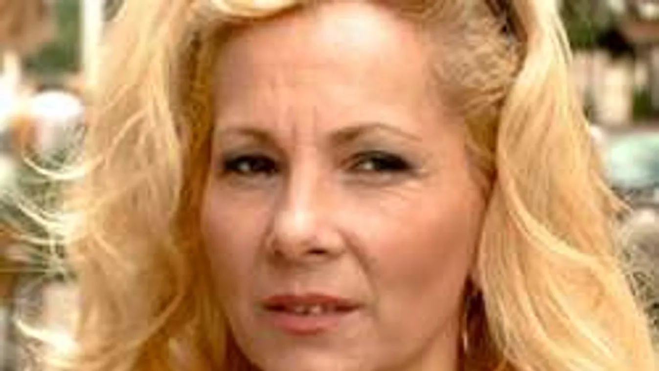 Vége: hosszú évek után kidobta szerelmét a gyönyörű magyar sztár