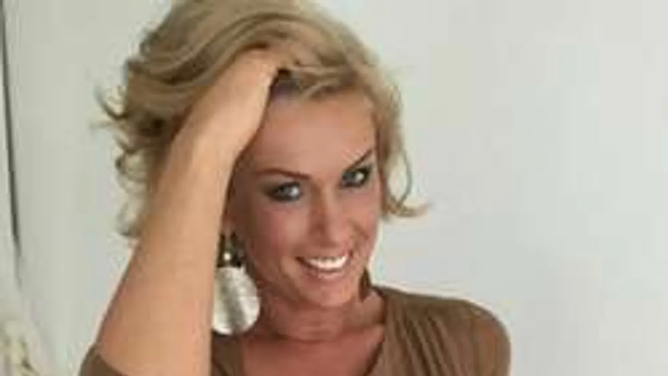 Halálos seb keletkezett Molnár Anikó nyakán! - FOTÓ!