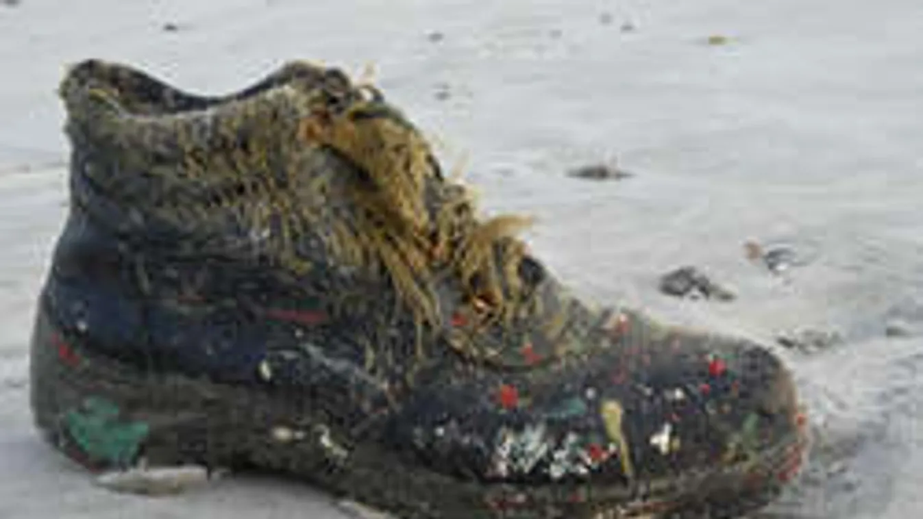 Cipős, levágott lábat találtak a vízparton