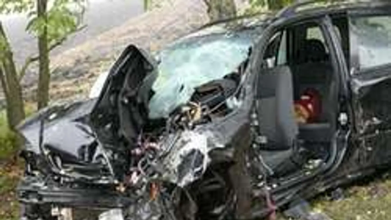 Durva karambol miatt kerültek életveszélybe magyar focisták