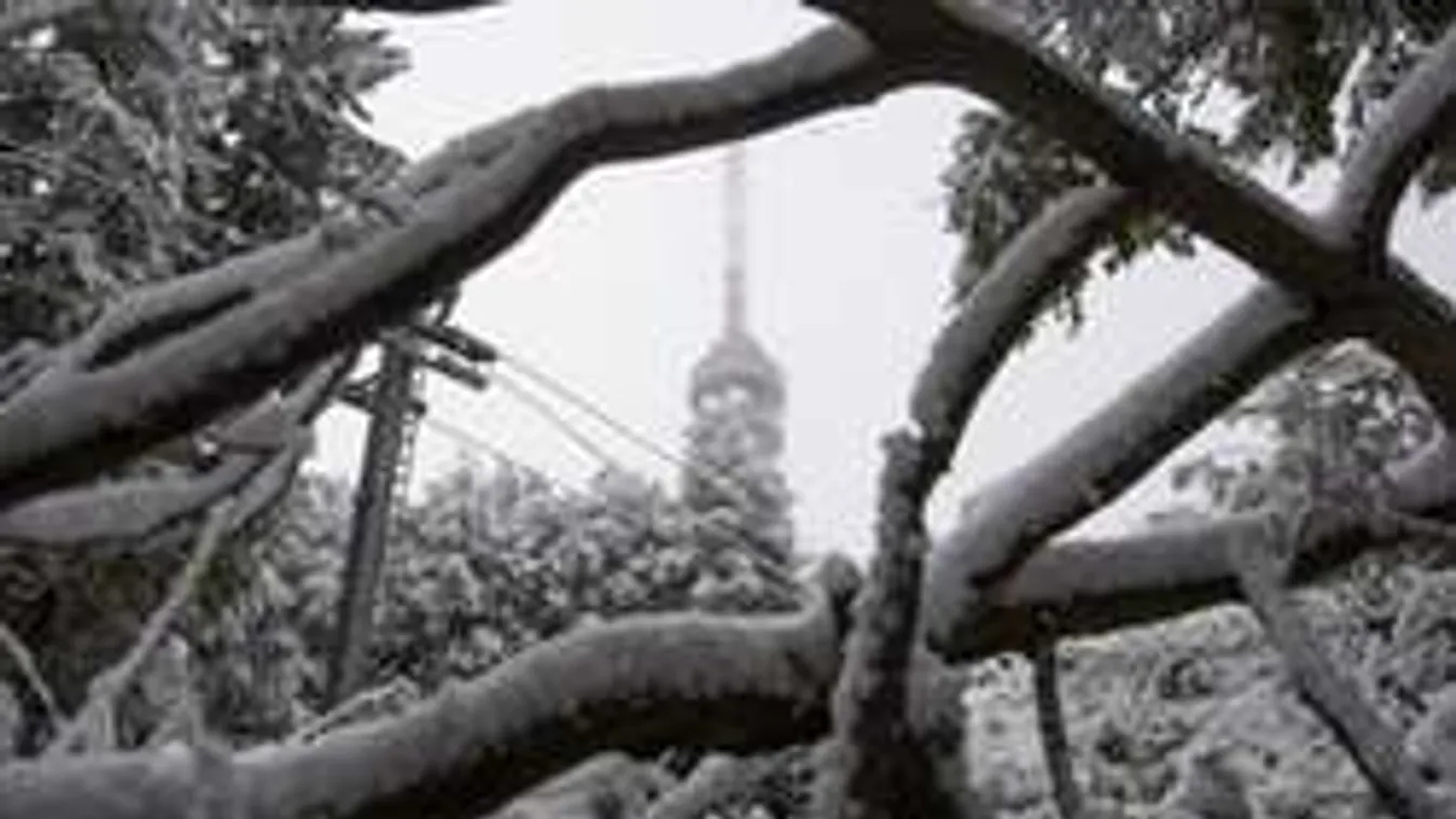 Korai ez még: több centis hó esett a hegyekben! - videó