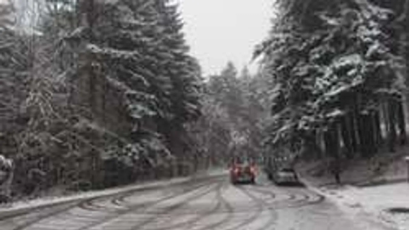 Itt a hó! Így esik a Kékesen!