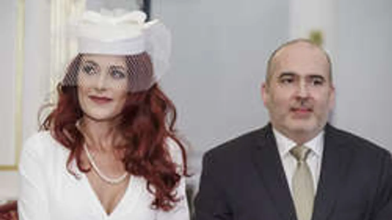 Esküvő: a kritikus hetedik évben fogadott örök hűséget a TV2 sztárja!