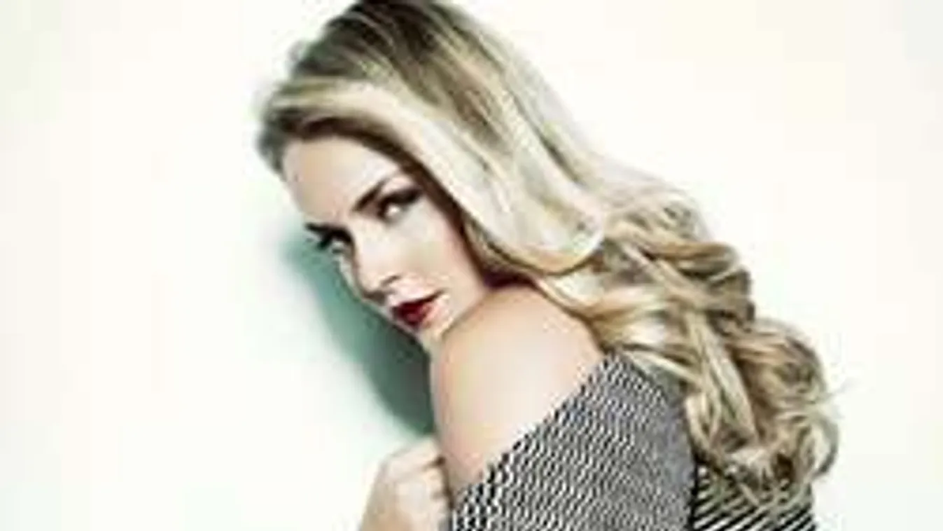 Tüzes erotika, teljesen pucér a síkirálynő!