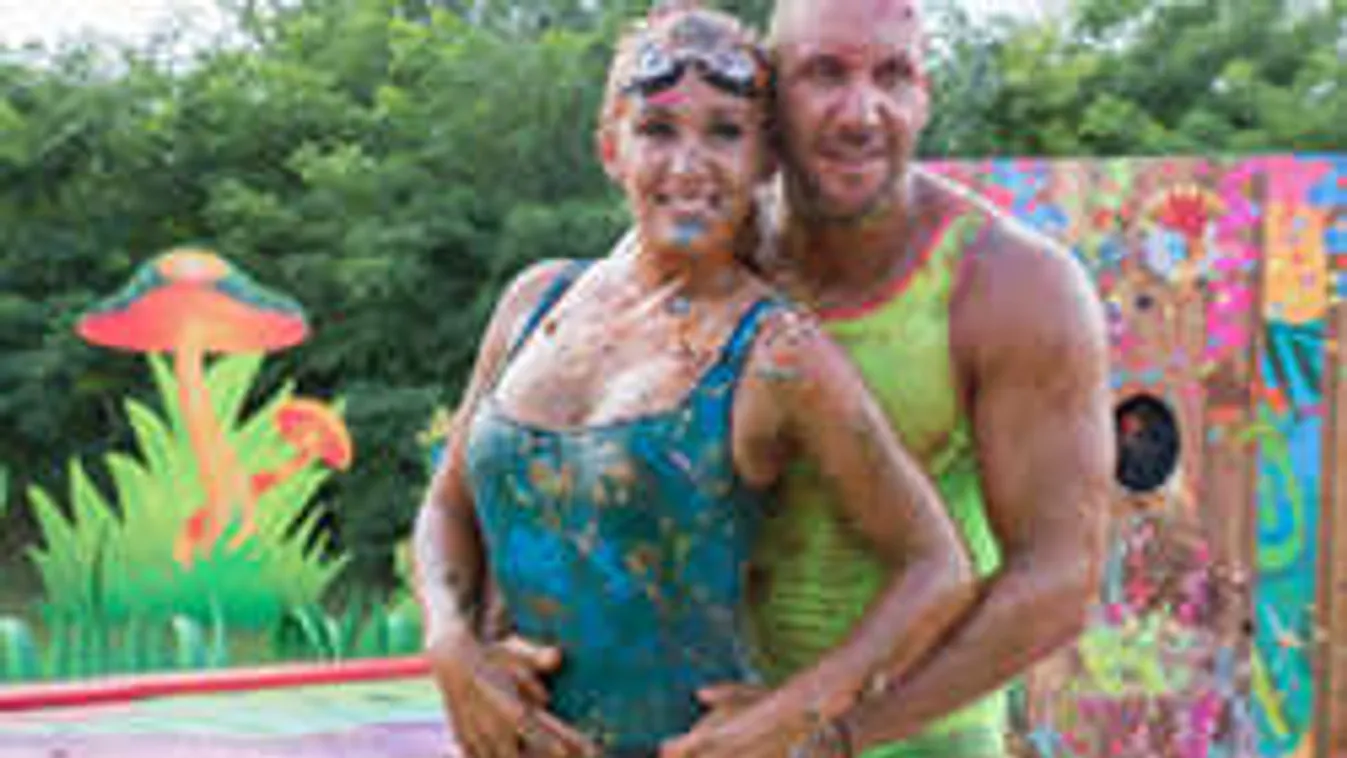 Veszélyes: az autópályán szelfizik Hódi Pamela!