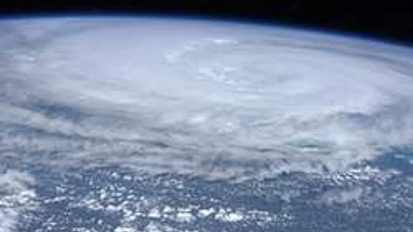 Pusztító ciklon tart felénk, havat is hoz magával