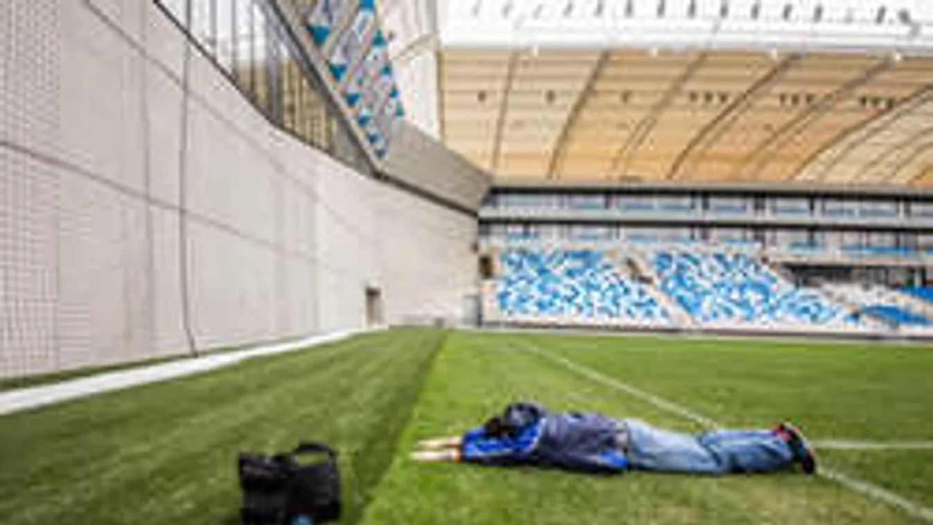 Bejutottunk az új stadionba, furcsa dolgokat láttunk