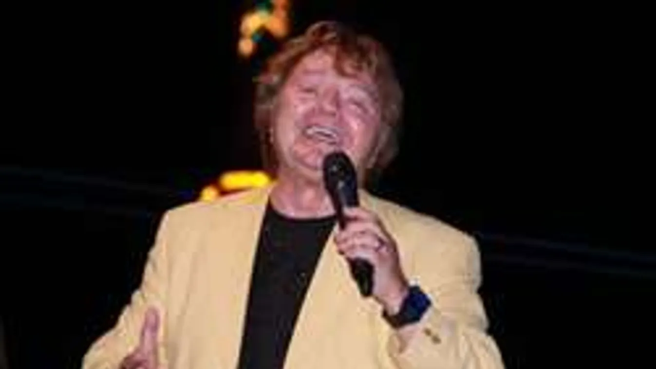 Unokáira hagyja az éneklést Aradszky