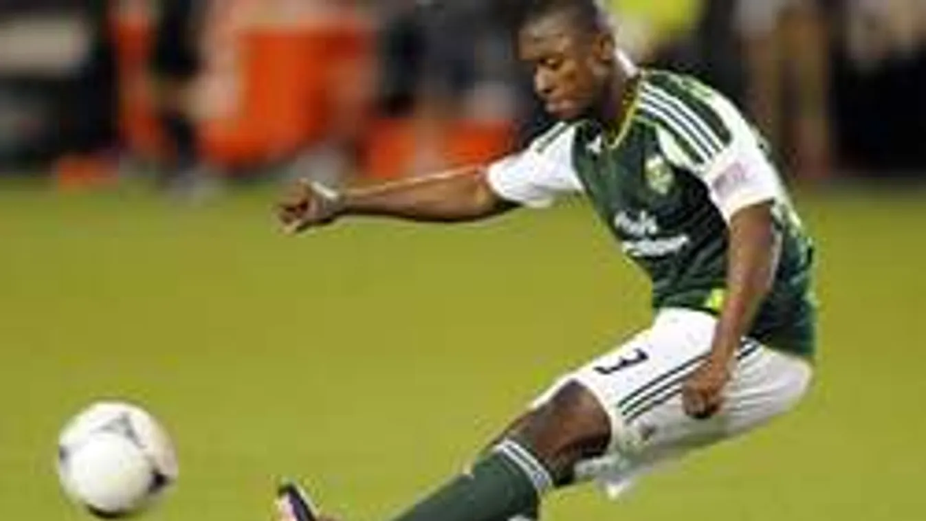 Brutálisan összeverte barátnőjét a futballsztár - Videó