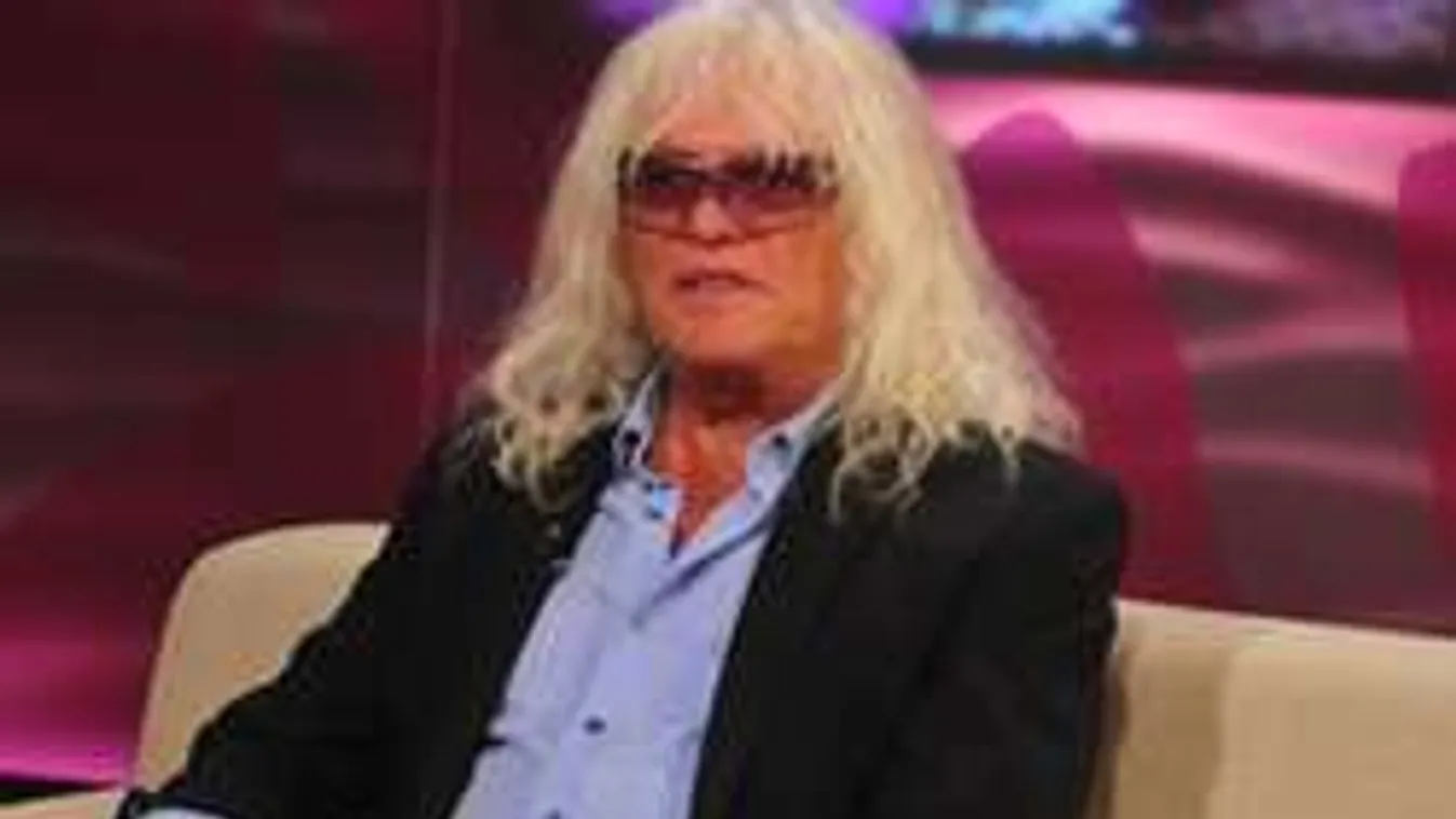 Végre bevallotta: Ettől fiatalodott meg a 73 éves Kóbor János!