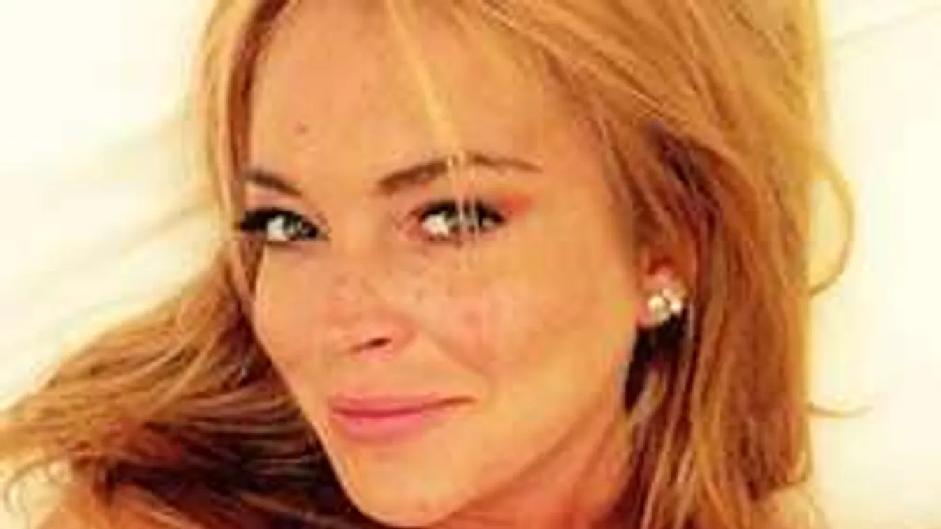 Félmeztelenül mutogatja magát a fiatal színésznő