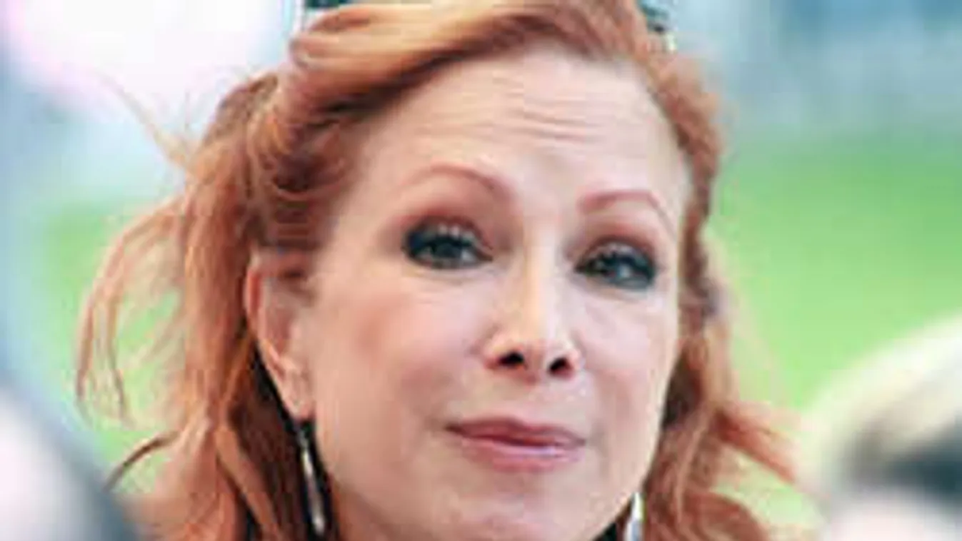 Ha nem is örömmel, de válaszolt a szakítási  pletykákra Détár Enikő