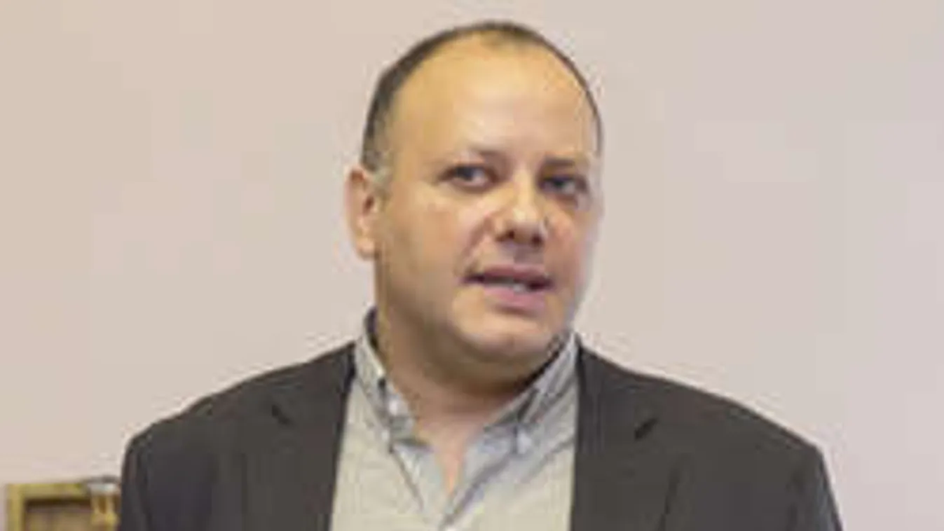 Damu Roland nagy lépésre szánta rá magát