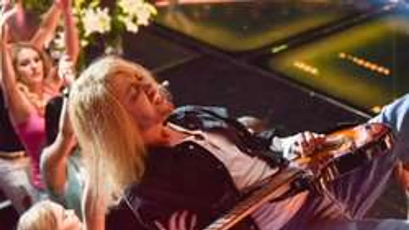 Hova tűntek a Sztárban Sztár énekesének hatalmas mellei?