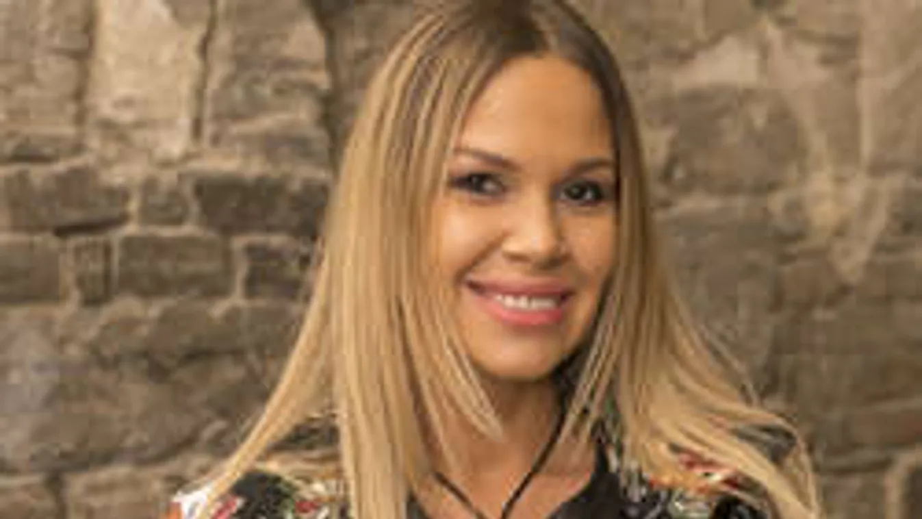 Meghökkentő helyre rakott testékszert Dundika!