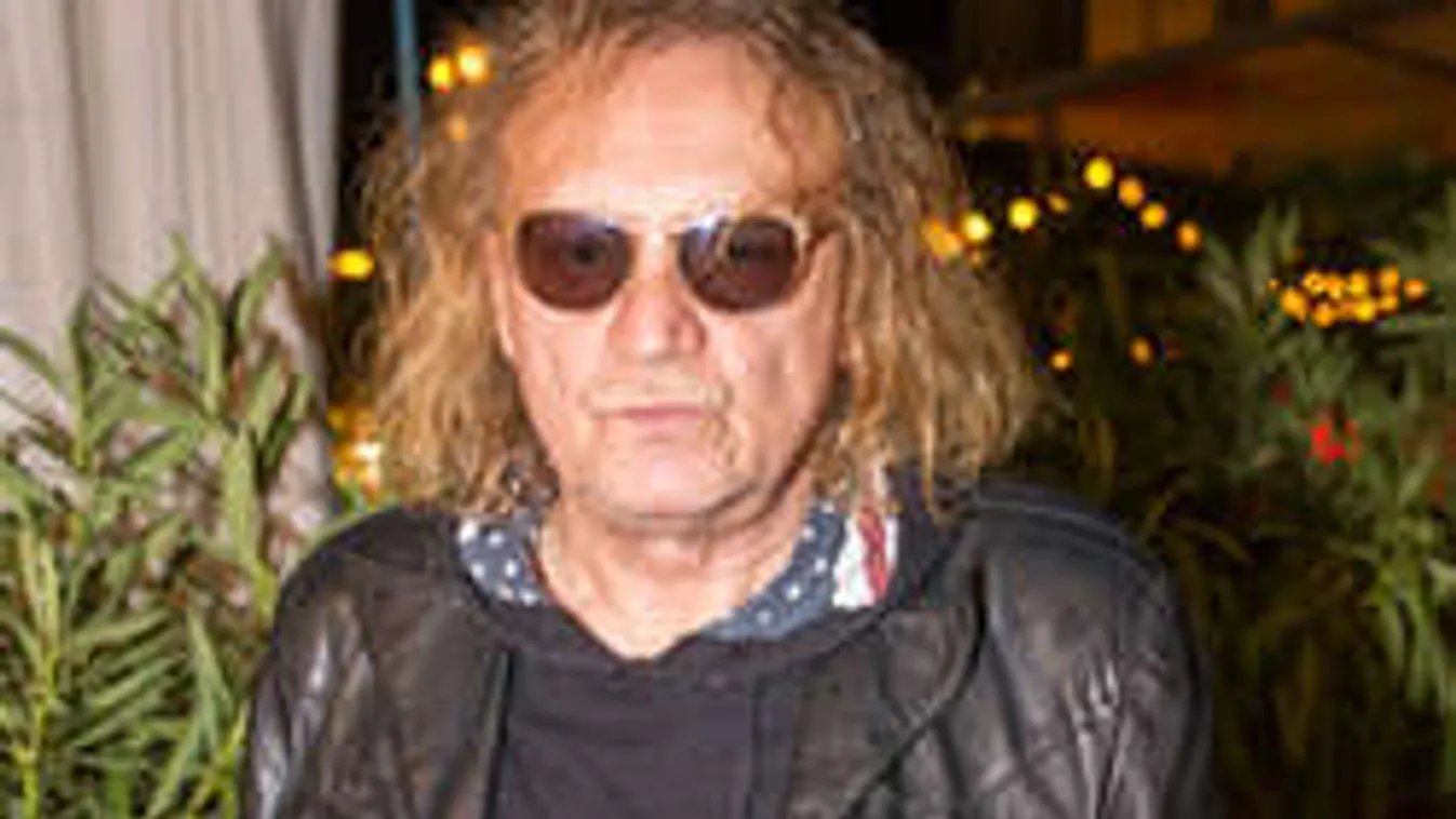 Elképesztő, mivel foglalkozott volna az éneklés helyett Charlie!