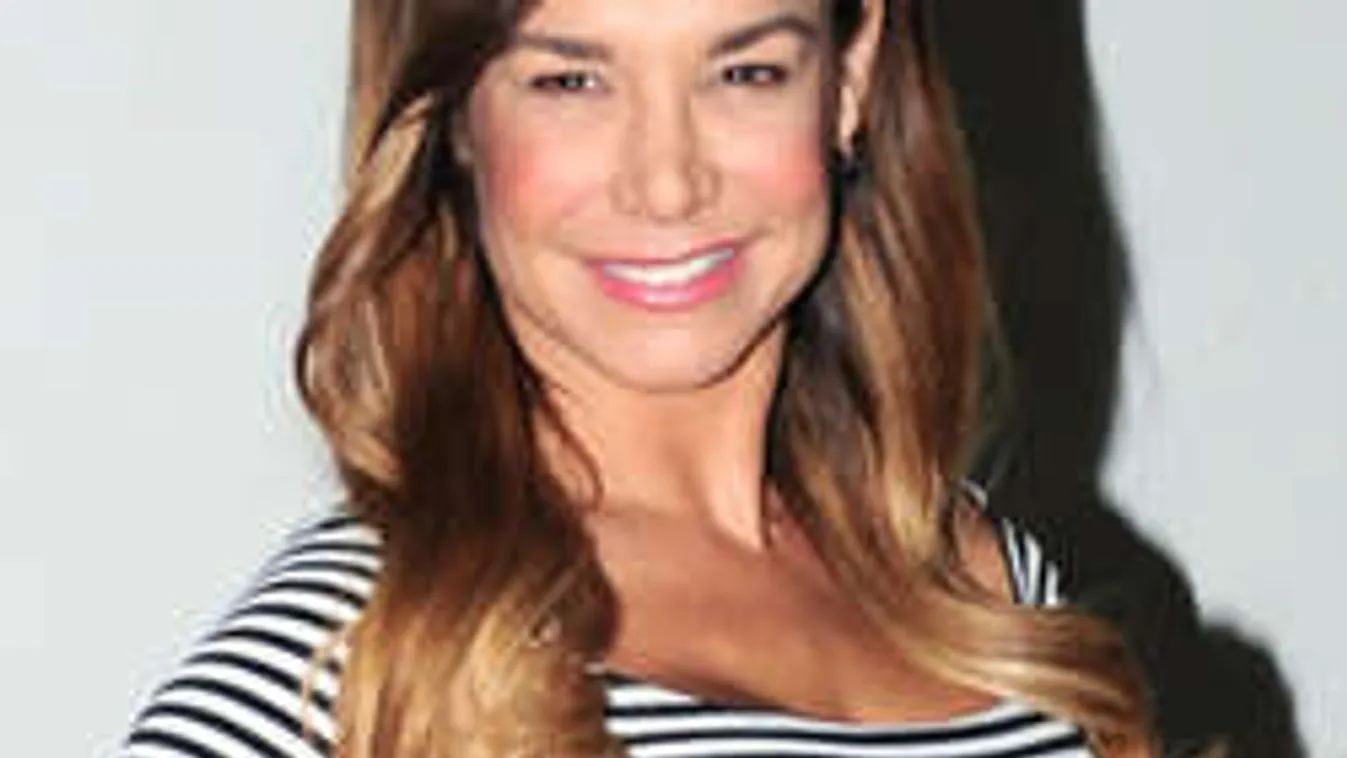 Elakad a lélegzet: Így feszesíti a popsiját a dögös testű Playboy-modell