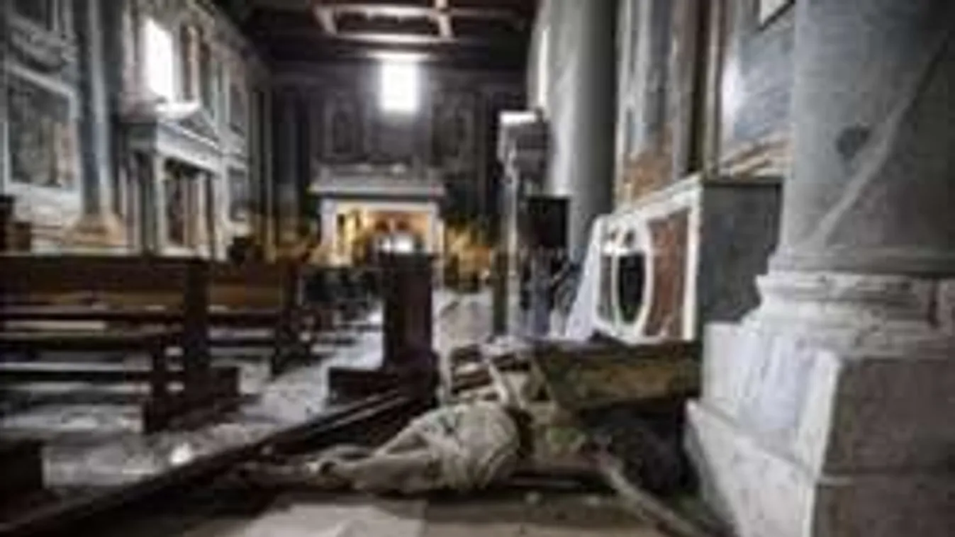 Ghánai migráns vert szét négy templomot tíz nap alatt! - videó